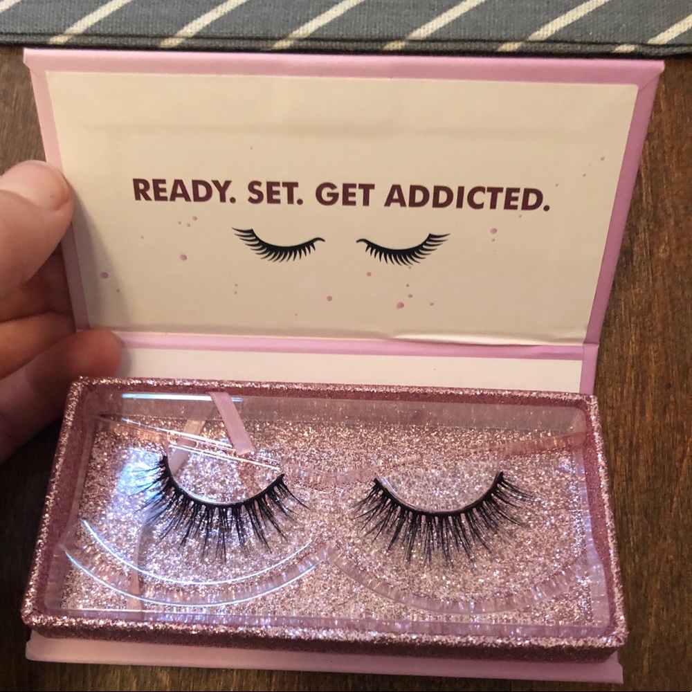 Lashaholic Luxury Lashes